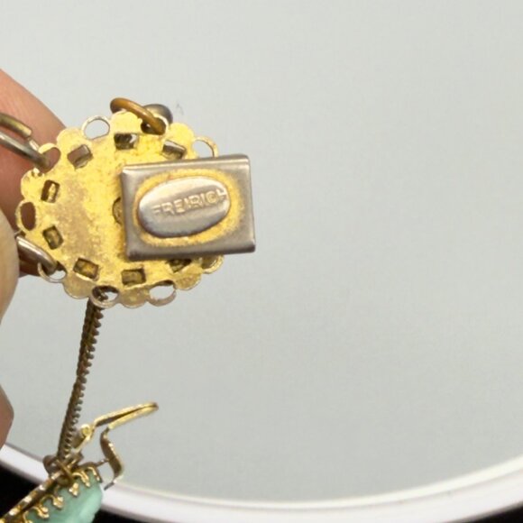 Vintage FREIRICH Gold Tone Filigree Scarab Bracelet Glass Stones w/ Safety Chain - Picture 5 of 16